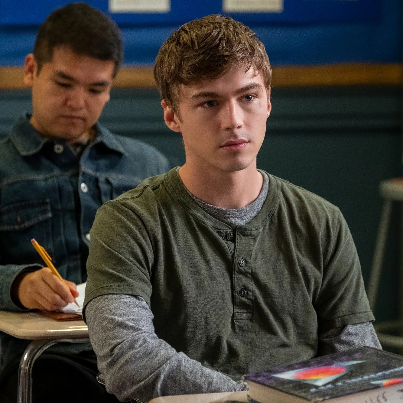 Photo de Miles Heizer